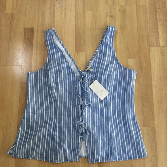 A New Day™ Linen V-Neck Blouse
Cute Adjustable Ties - Picture 3 of 10